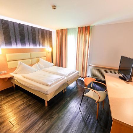Plaza Inn Stuttgart-دتسِنغِن المظهر الخارجي الصورة
